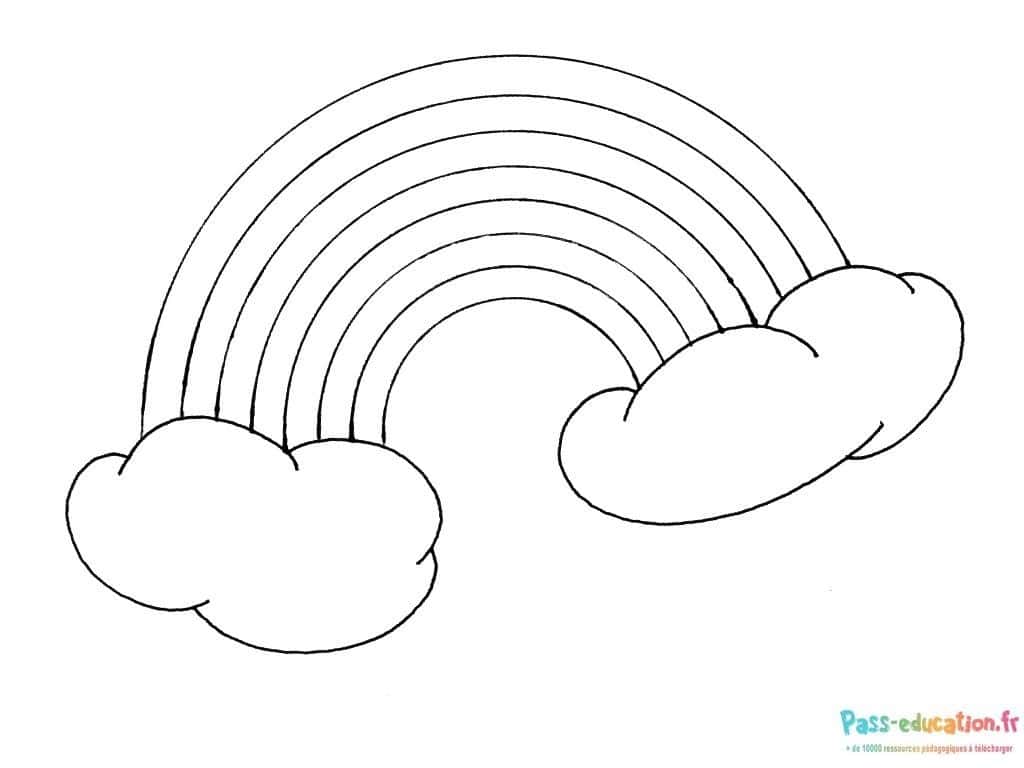 Arc-en-ciel et nuages