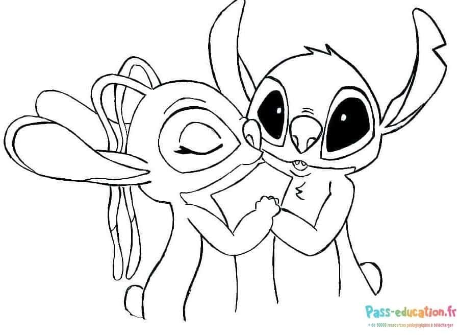 Lilo et Stitch câlins