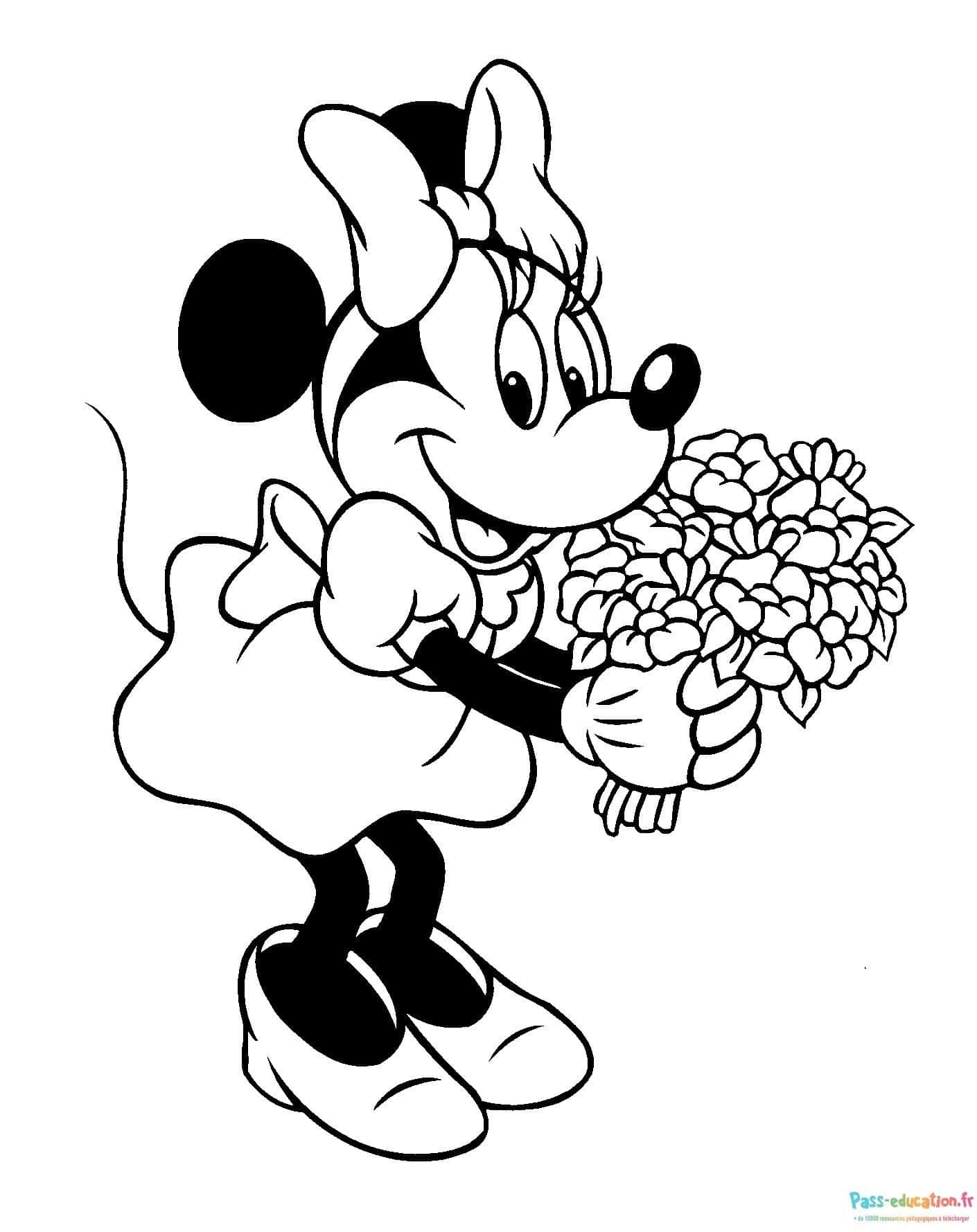 Minnie avec des fleurs